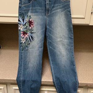 Chicos girlfriend style embroidered Jean crop.